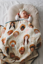 Load image into Gallery viewer, Deluxe Muslin Quilt | Catholic Baby Blanket | Baby Gift: Guardian Angel