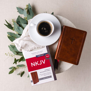 NKJV, End-of-Verse Reference Bible, Compact, Leathersoft, Brown, Red Letter, Comfort Print: Holy Bible, New King James Version