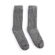 Load image into Gallery viewer, Giving Collection Men&#39;s Slipper Socks in Gray